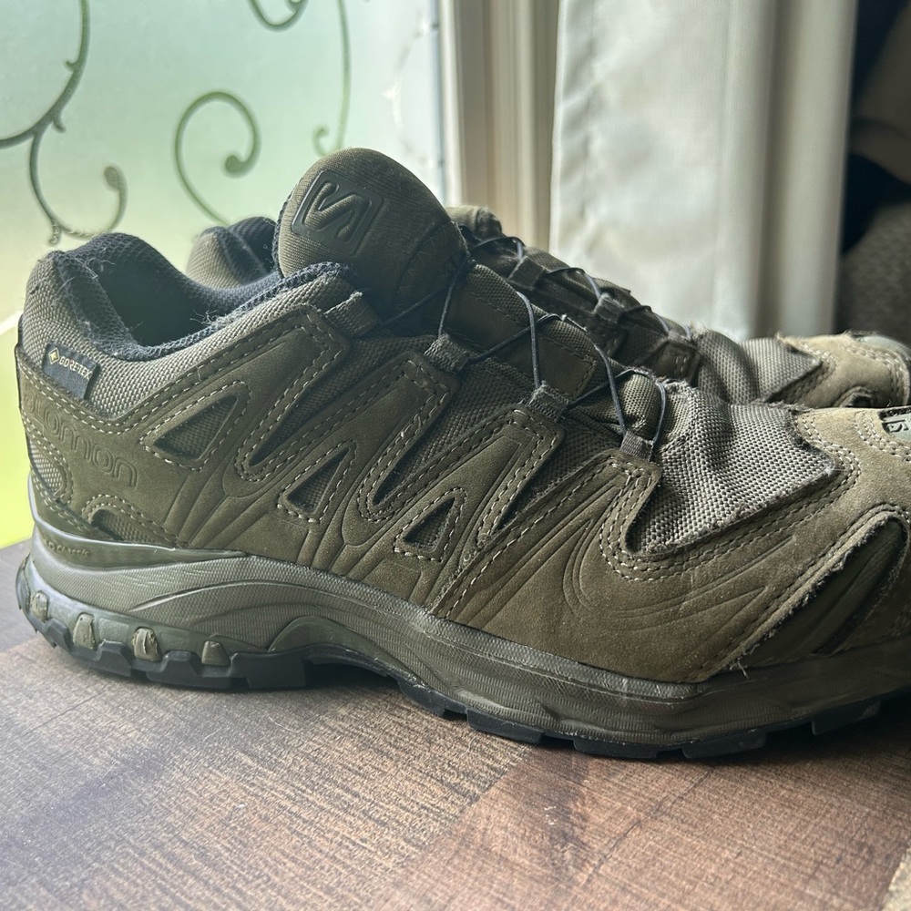 Salomon OD Green Tactical/Hiking Shoes Men’s size 7 (Women’s Size 8)